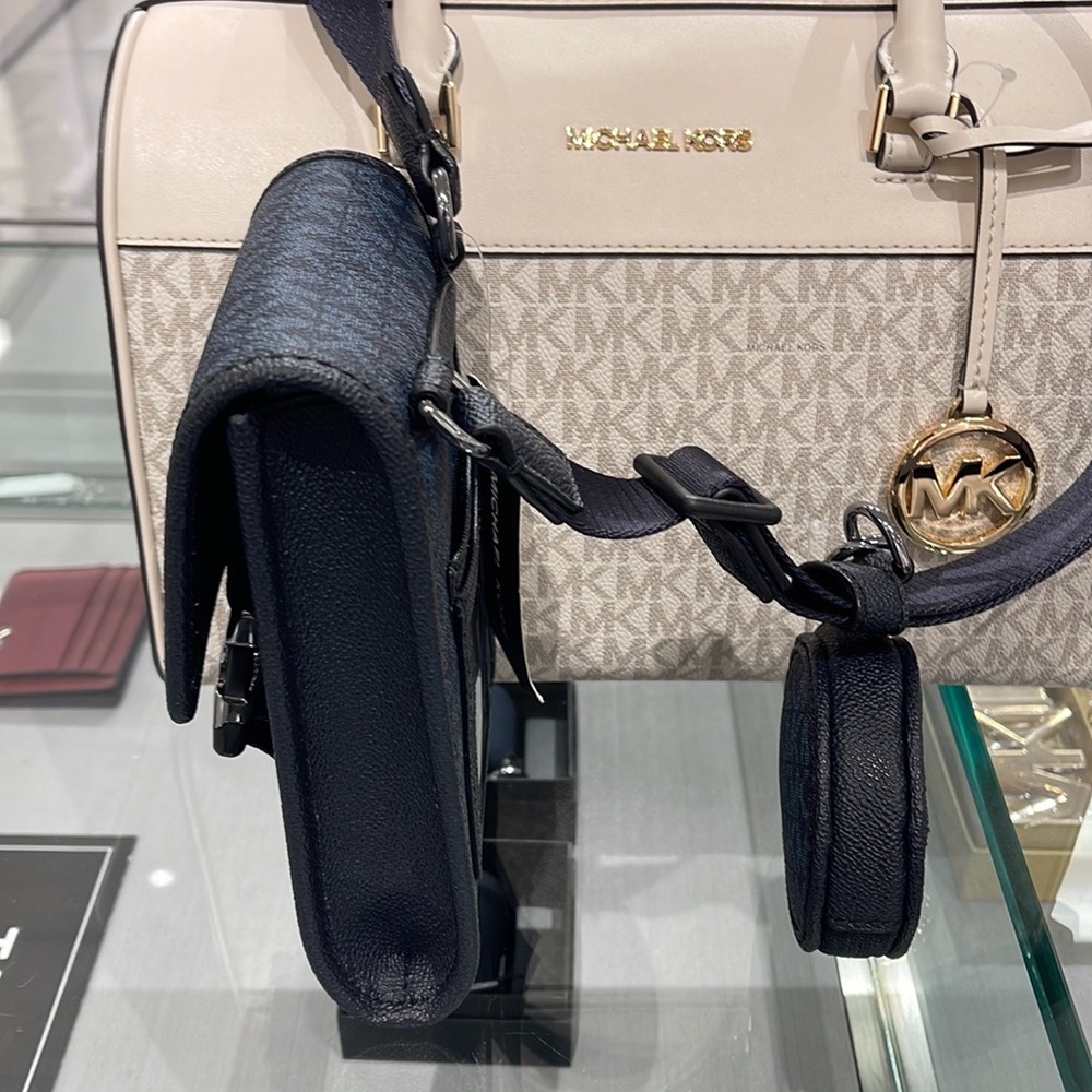 Michael Kors Cooper Slim Phone Crossbody Bag Coin Pouch MK Logo ADMRL/PLBLUE
NWT - Picture 14 of 16